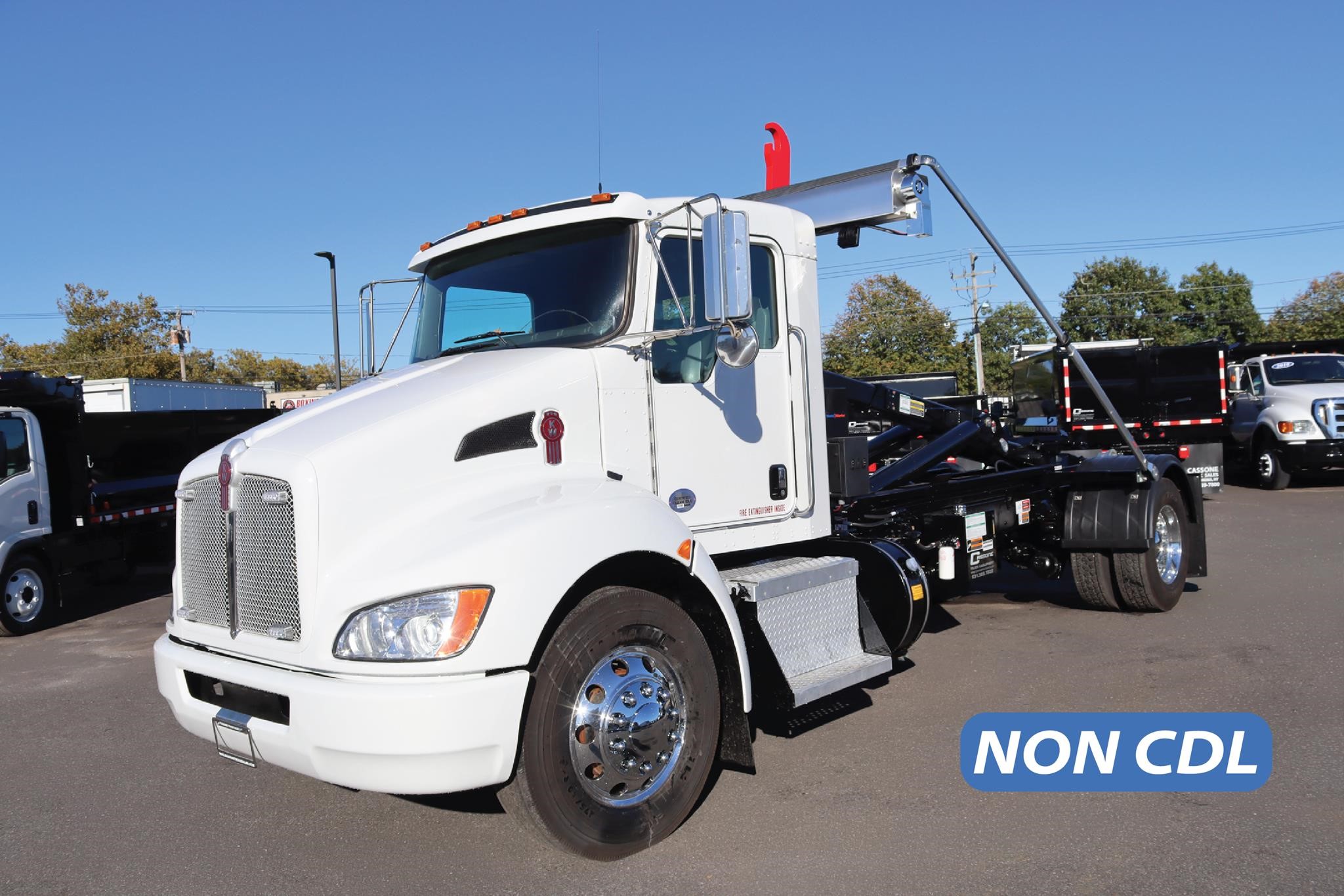 2022 KENWORTH T270 2022 KENWORTH T270 - image 1 of 6