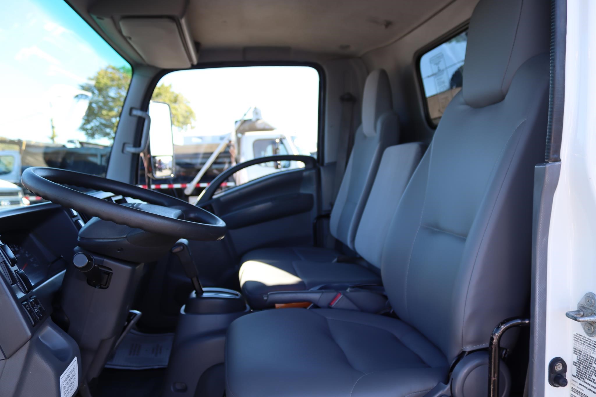2017 ISUZU NPR HD 11048949488 2017 ISUZU NPR HD 11048949488