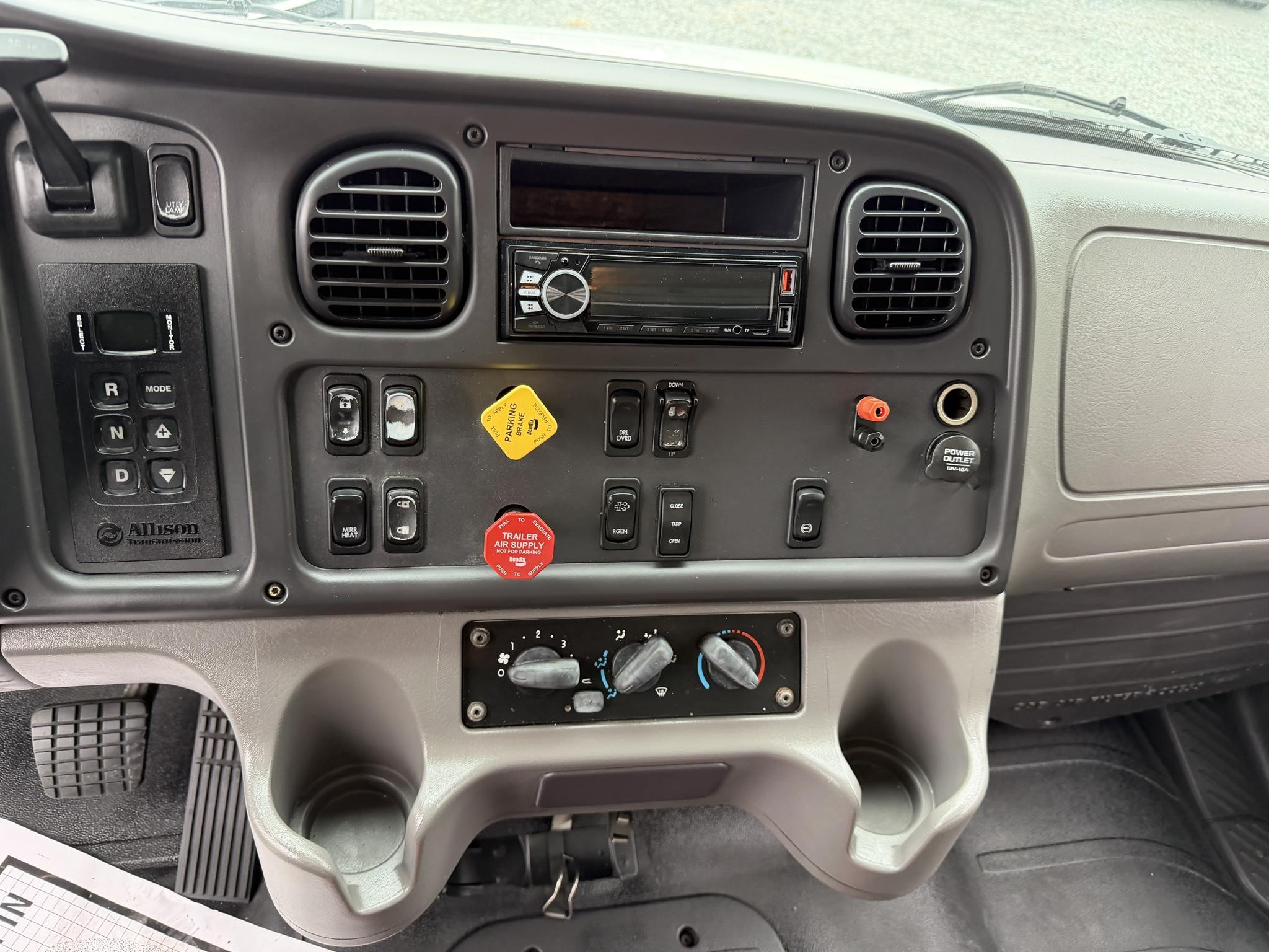 2015 FREIGHTLINER BUSINESS CLASS M2 106 11048973917 2015 FREIGHTLINER BUSINESS CLASS M2 106 11048973917