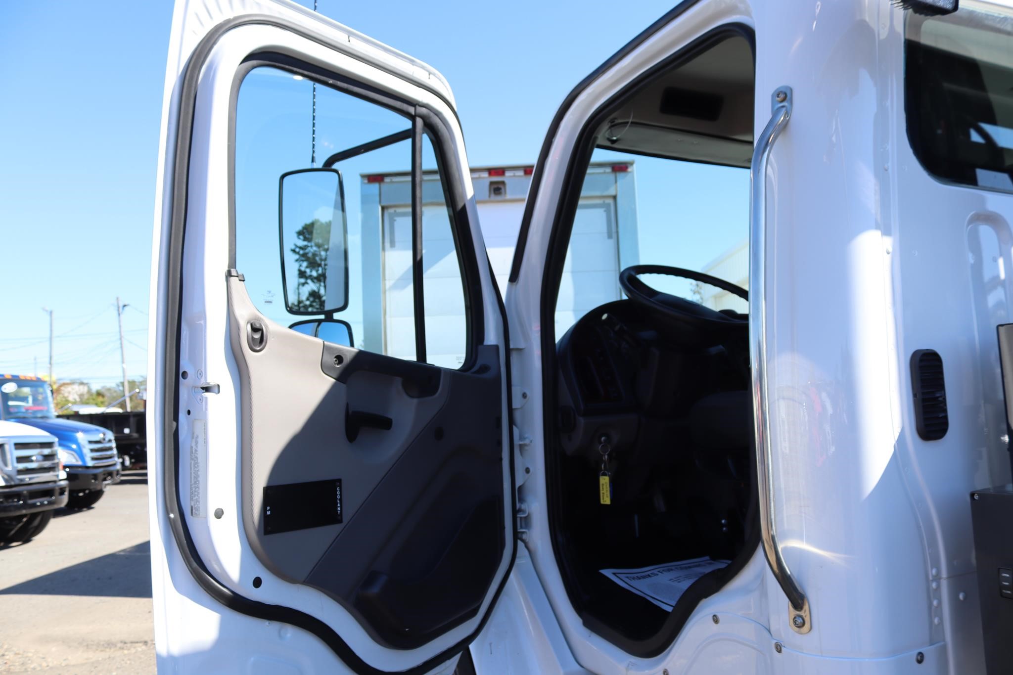 2015 FREIGHTLINER BUSINESS CLASS M2 106 11049478373 2015 FREIGHTLINER BUSINESS CLASS M2 106 11049478373