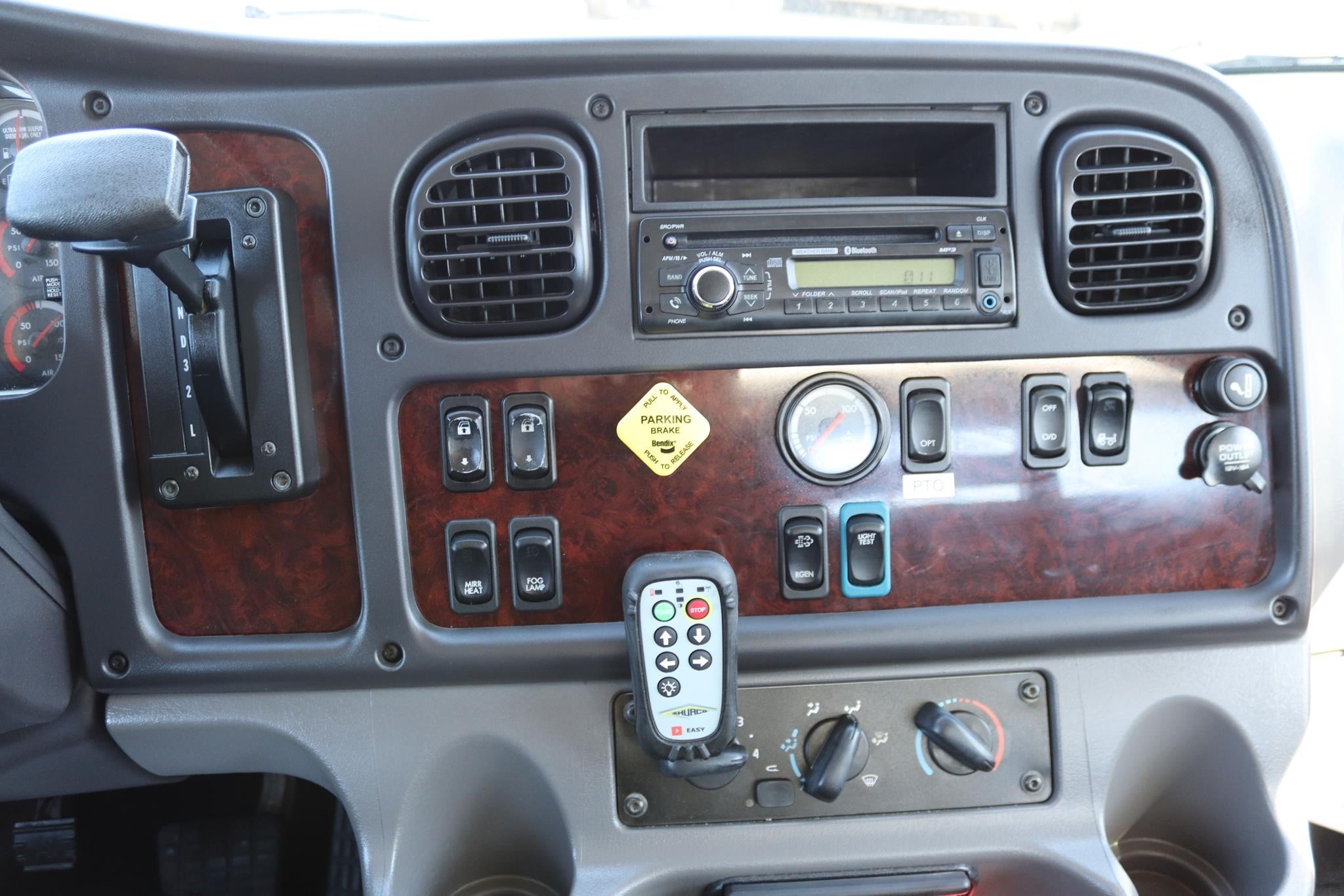 2015 FREIGHTLINER BUSINESS CLASS M2 106 11049478474 2015 FREIGHTLINER BUSINESS CLASS M2 106 11049478474