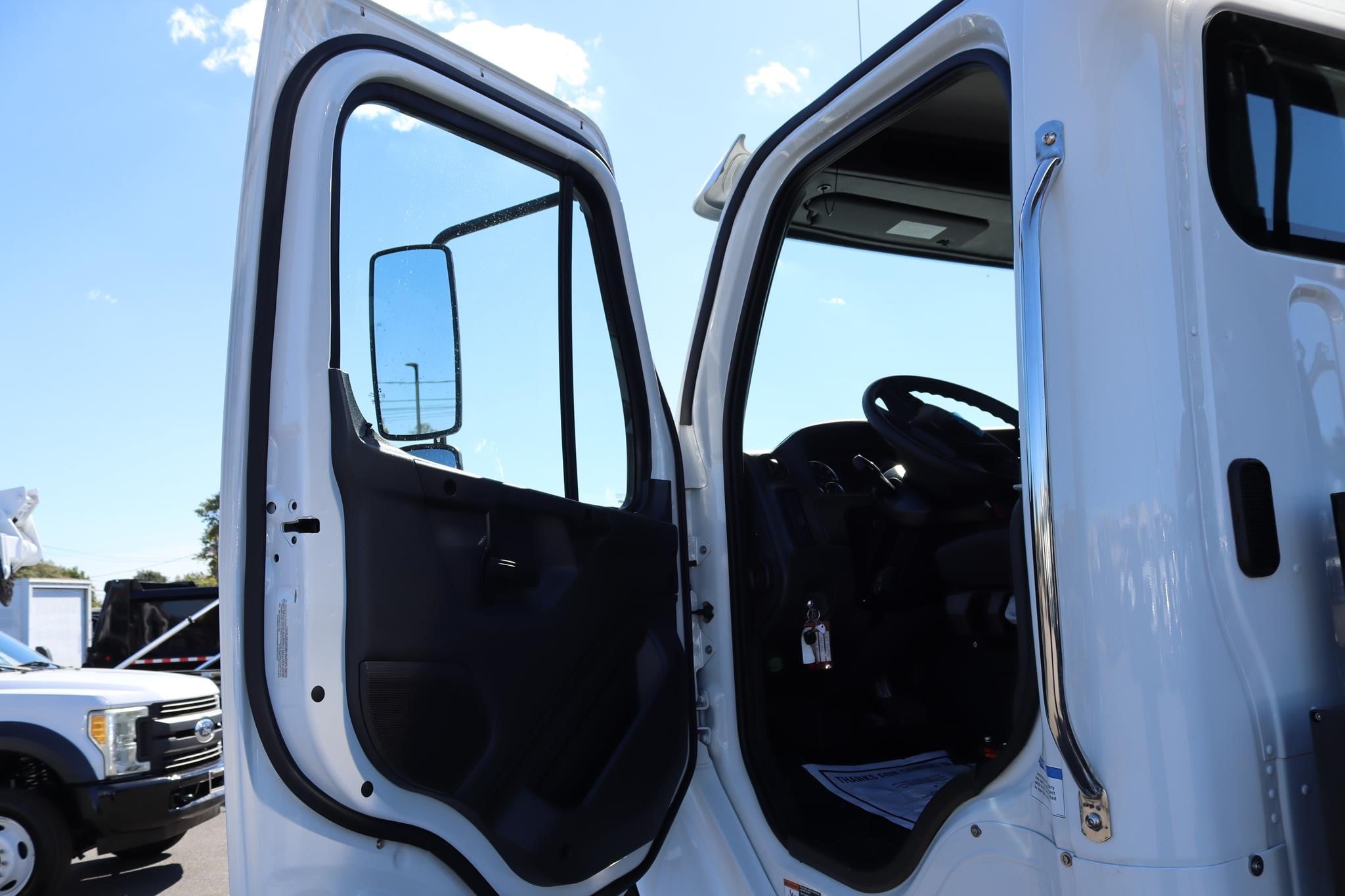 2027 FREIGHTLINER BUSINESS CLASS M2 106 PLUS 11049481364 2027 FREIGHTLINER BUSINESS CLASS M2 106 PLUS 11049481364