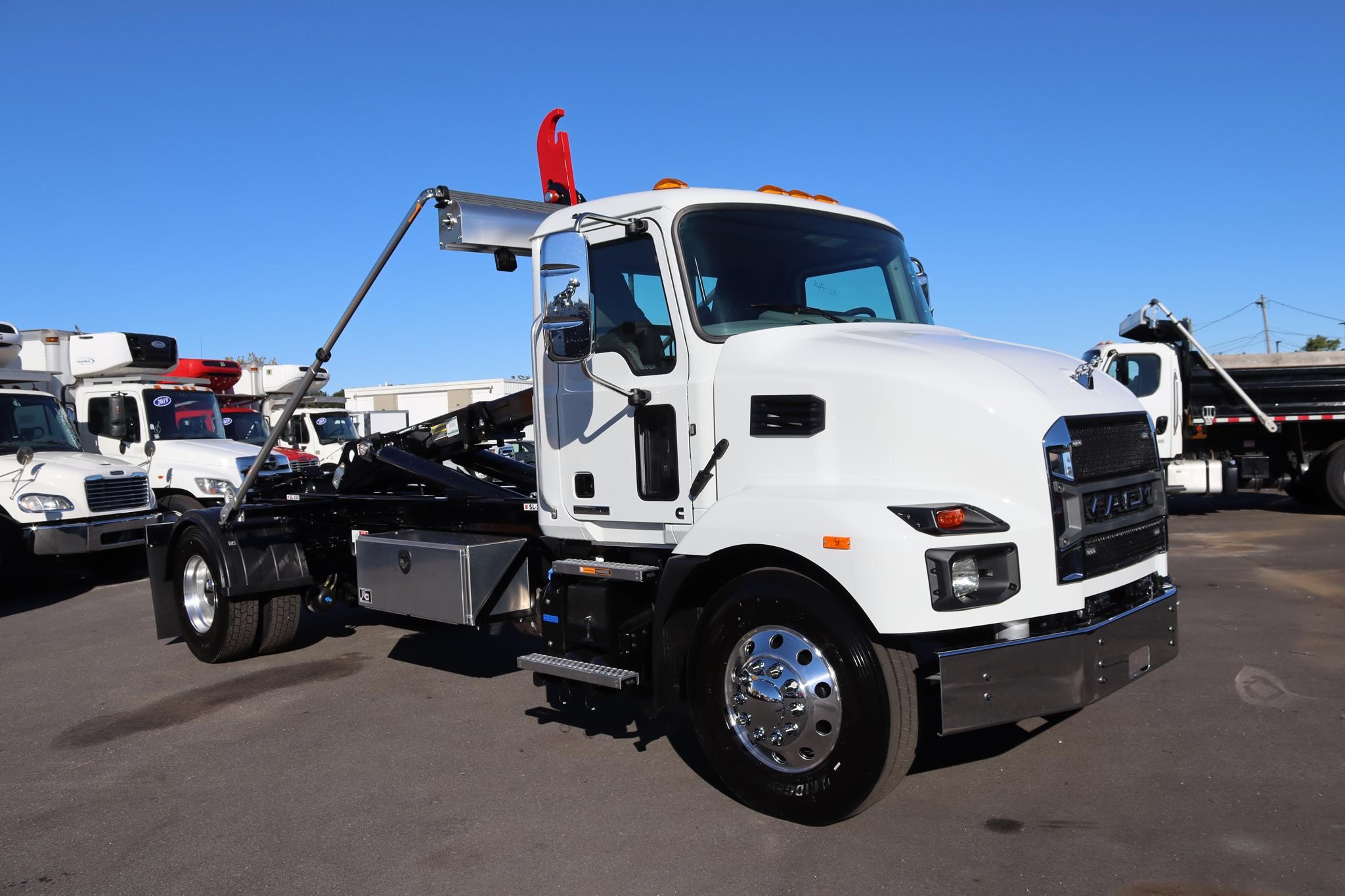 2027 MACK MD7 11050488049 2027 MACK MD7 11050488049