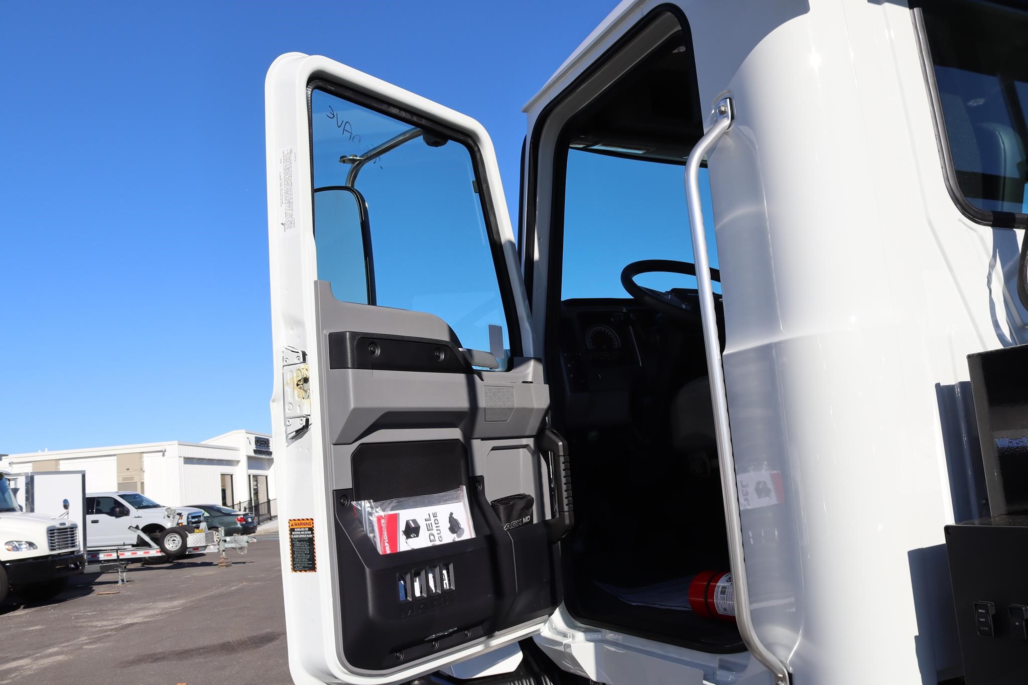 2027 MACK MD7 11050488187 2027 MACK MD7 11050488187