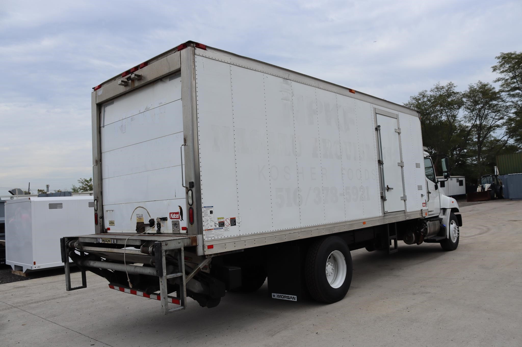 2019 HINO 268 2019 HINO 268 - image 4 of 6