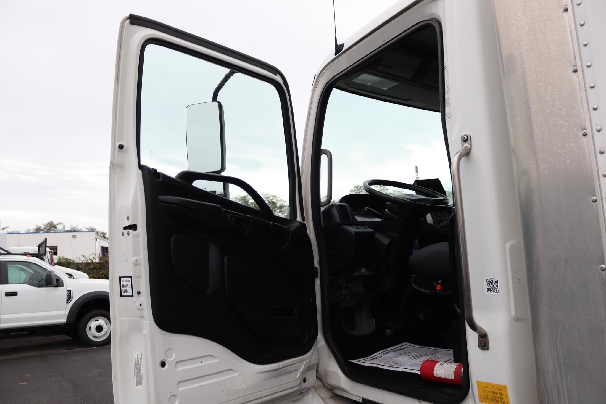 2019 HINO 338 11051166399 2019 HINO 338 11051166399