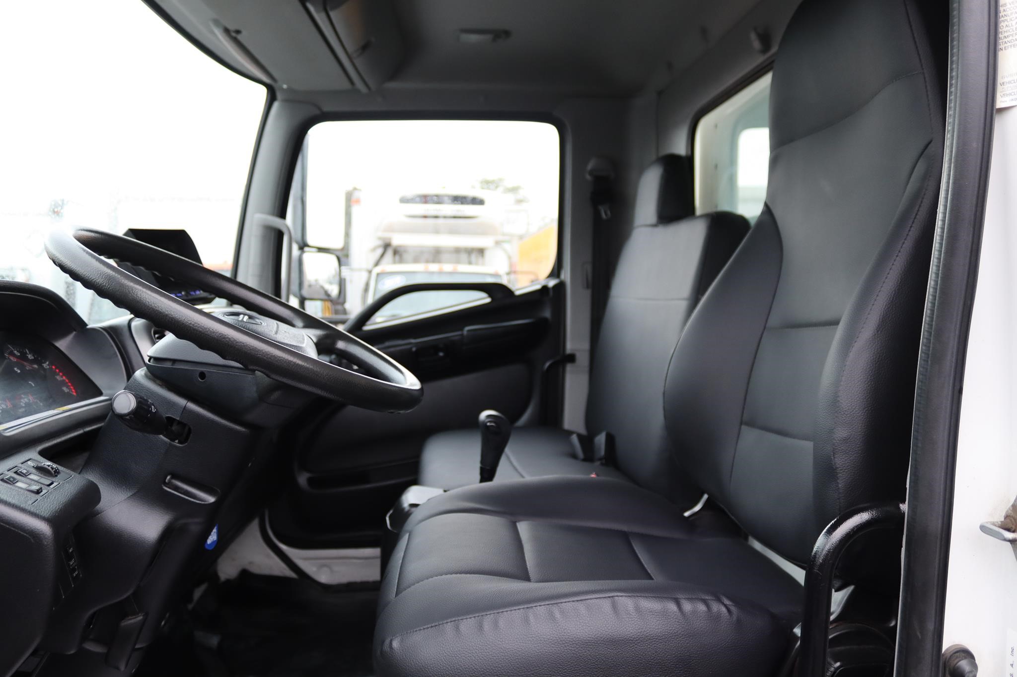 2019 HINO 338 11051166452 2019 HINO 338 11051166452