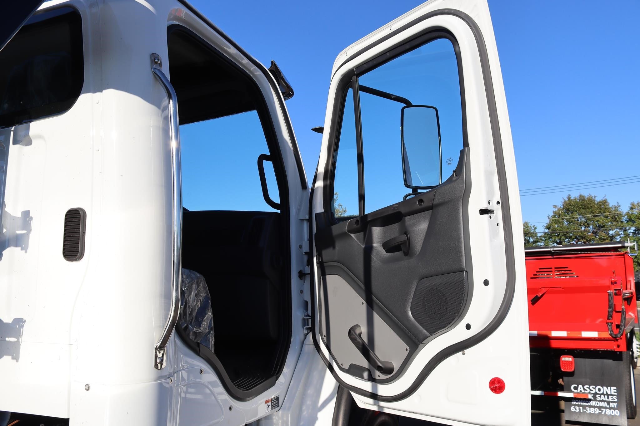 2027 FREIGHTLINER BUSINESS CLASS M2 106 PLUS 11051784004 2027 FREIGHTLINER BUSINESS CLASS M2 106 PLUS 11051784004