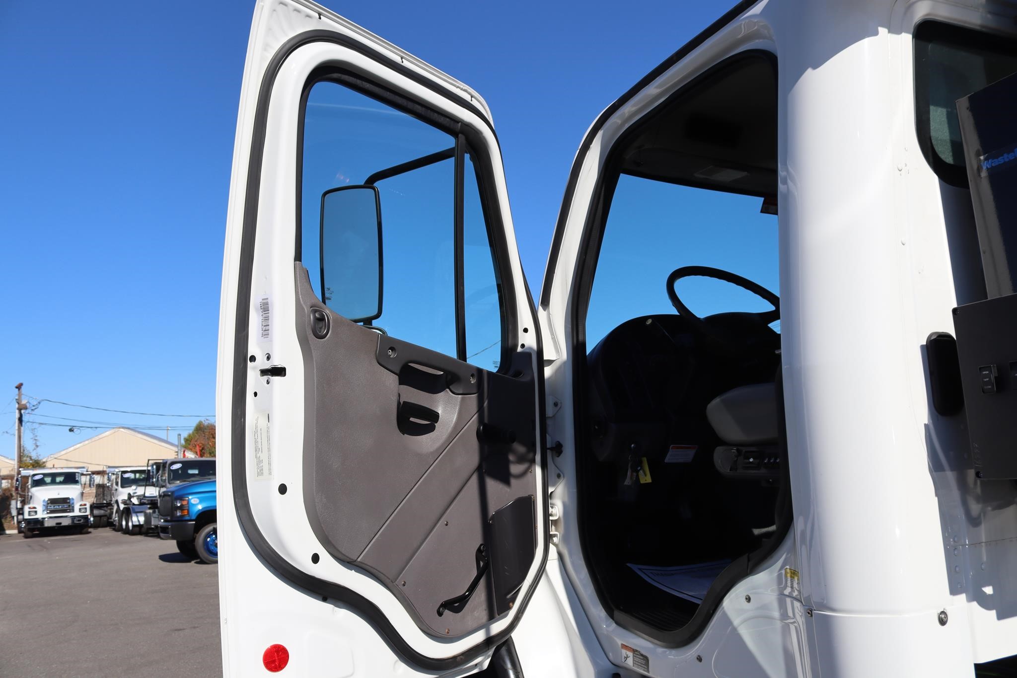 2018 FREIGHTLINER BUSINESS CLASS M2 106 11055279769 2018 FREIGHTLINER BUSINESS CLASS M2 106 11055279769