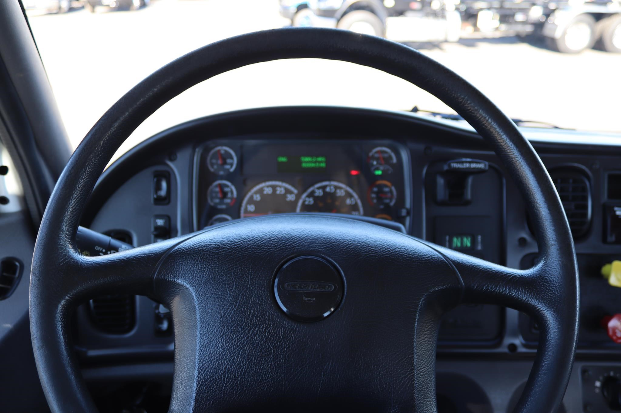 2018 FREIGHTLINER BUSINESS CLASS M2 106 11055279821 2018 FREIGHTLINER BUSINESS CLASS M2 106 11055279821