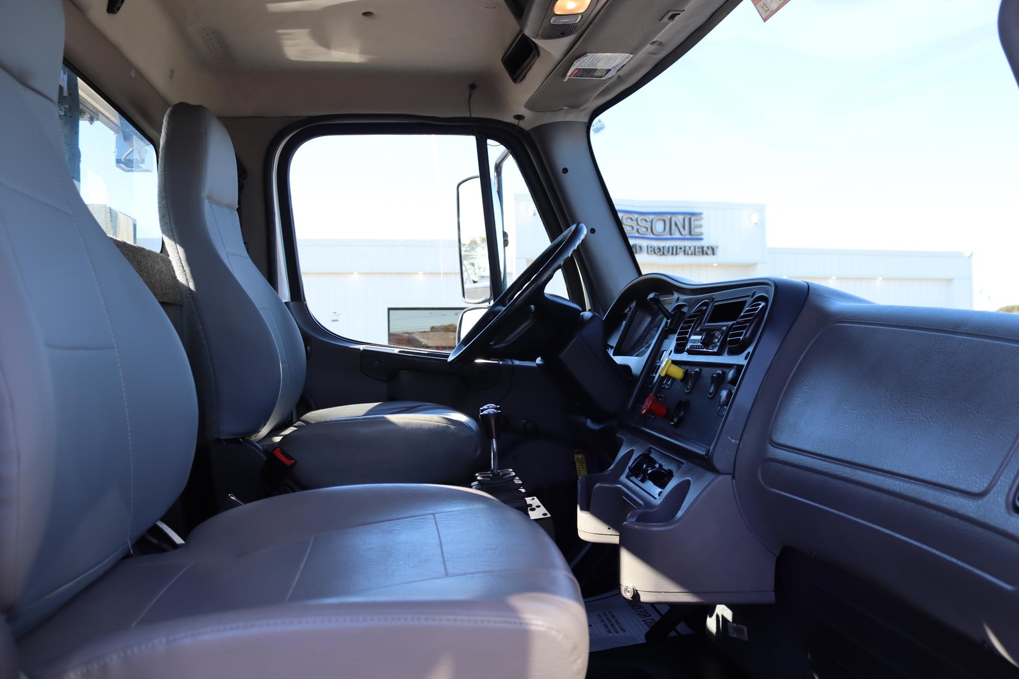 2018 FREIGHTLINER BUSINESS CLASS M2 106 11055279864 2018 FREIGHTLINER BUSINESS CLASS M2 106 11055279864