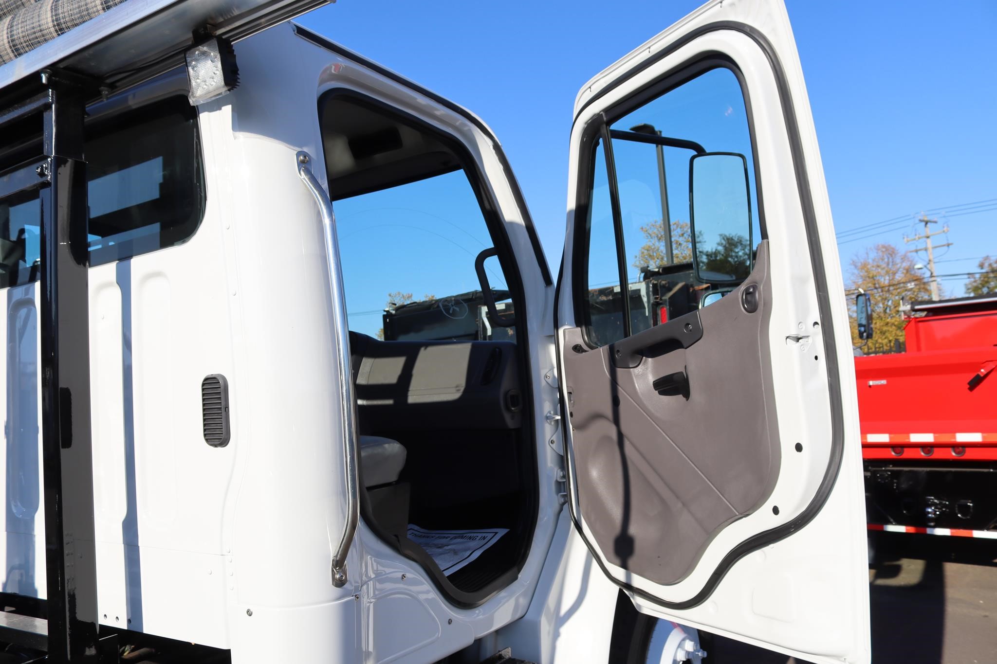 2019 FREIGHTLINER BUSINESS CLASS M2 106 11055682111 2019 FREIGHTLINER BUSINESS CLASS M2 106 11055682111